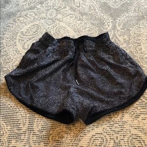 Lululemon Choose A Side Reversible Short Sz. 6